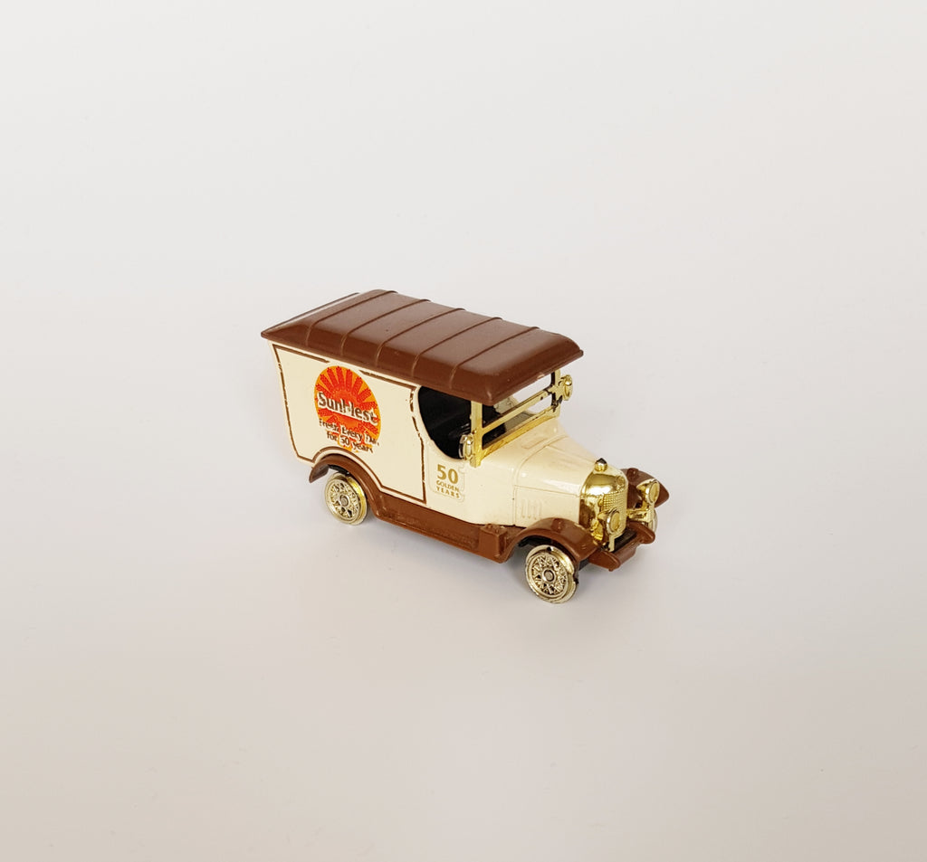 Limited Edition Miniature Oxford Die Cast Sunblest Truck Model 050G