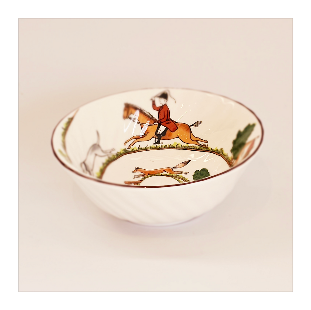 Vintage Wedgwood Robert Horne Hunting Scenes Ribbed Bone China Small Bowl 1992