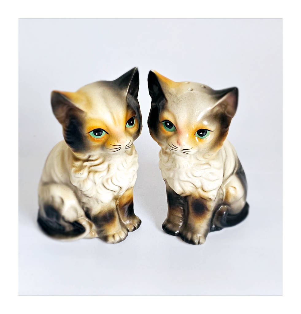 Rare Vintage Fine Quality Lego Japan Cat Figurine Salt & Pepper Shaker