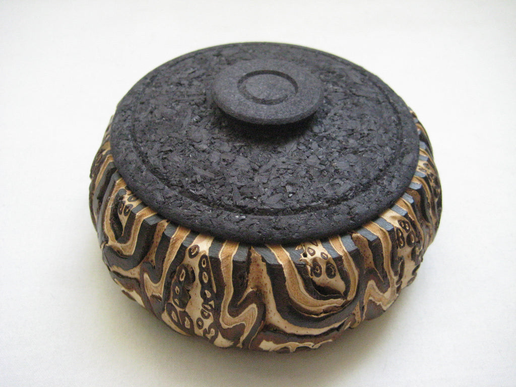 Vintage New Zealand Ponga Craft - A pair of hand carved bowl and lid, carved from Mamaku tree