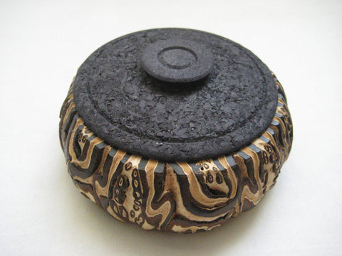 Vintage New Zealand Ponga Craft - A pair of hand carved bowl and lid, carved from Mamaku tree