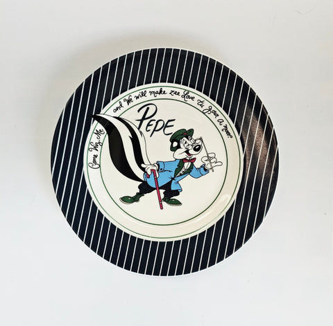 Vintage 1992 Warner Bros Studio Store Pepe Le Pew Plate | Pristine Looney Tunes Collectible