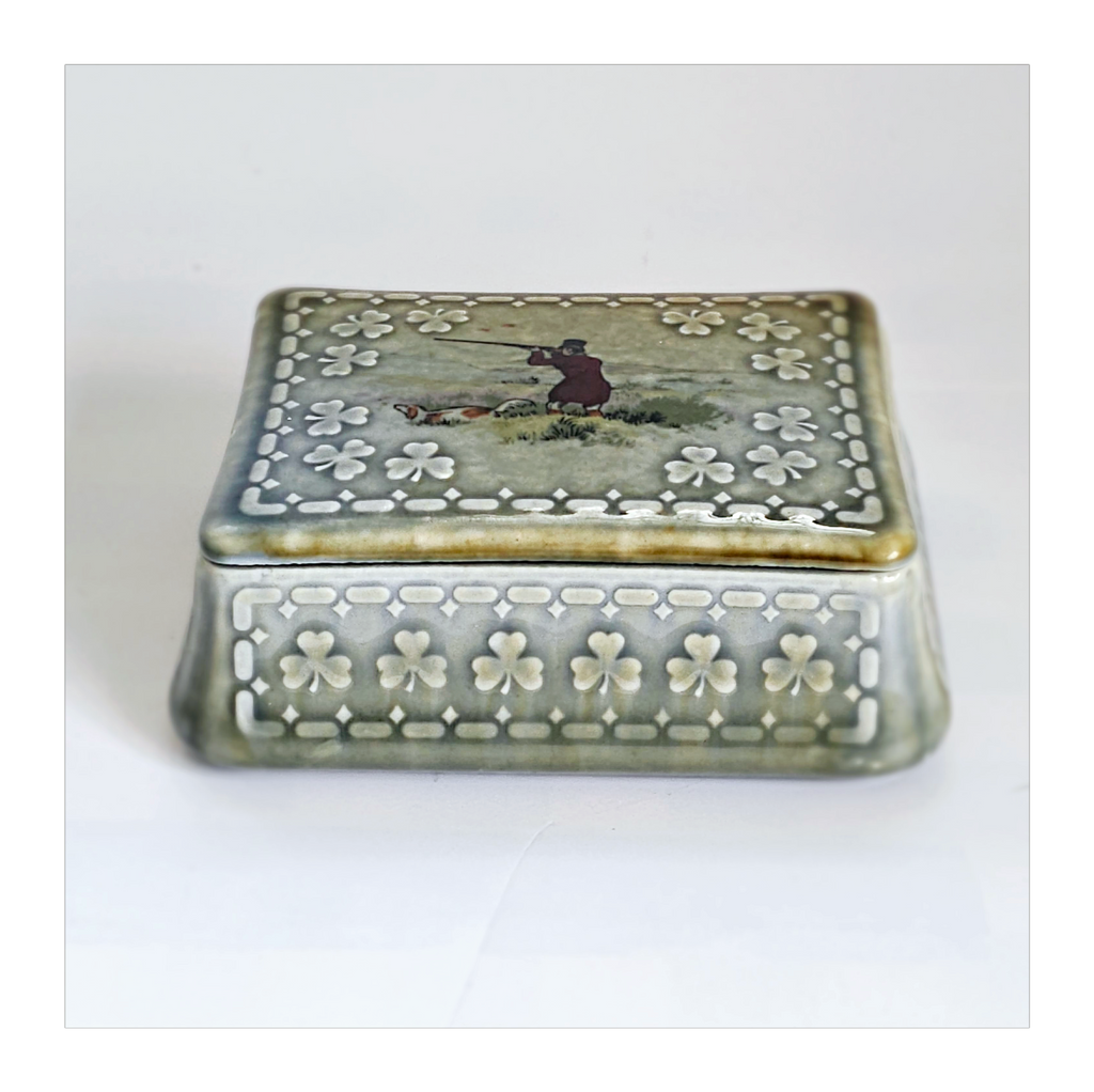 irish cigarette box 1962 Ireland 6 Pence Coin Genuine Leather Storage Case With Pouch Lighter Holder - Irish Harp Outside dimensions 9 1/2 W X 7 1/4 H X 2 D. Vintage 1960's Wade Co Armagh