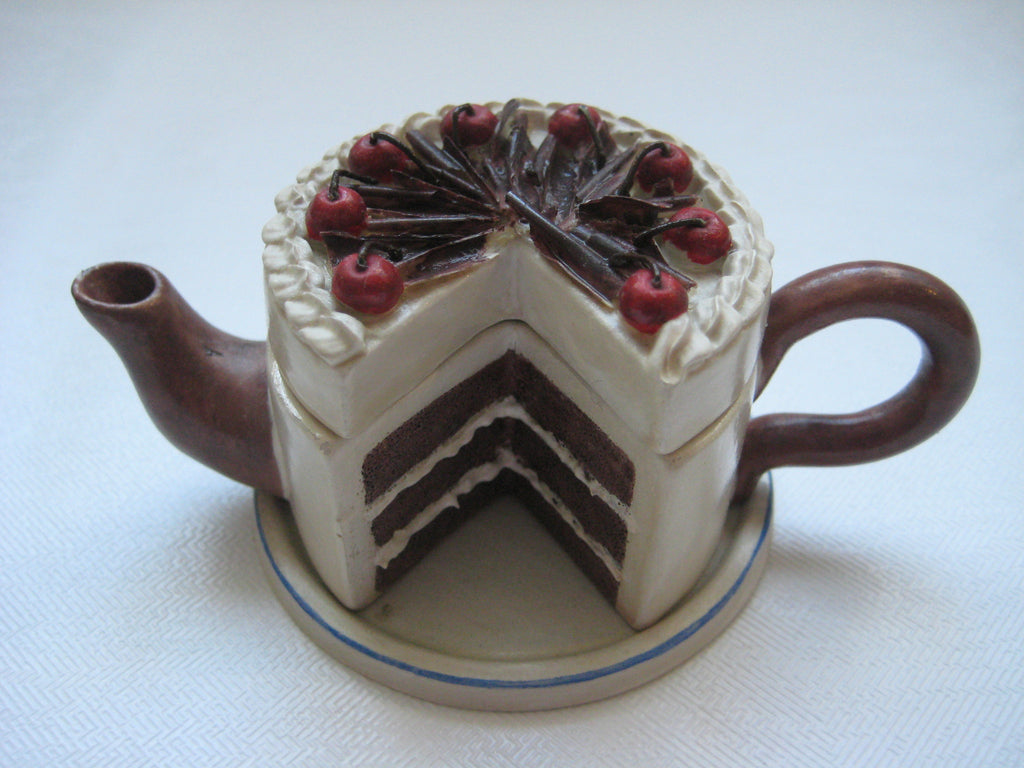 Cream Cake Teapot